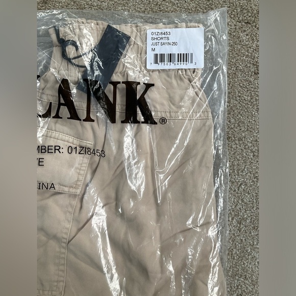 Blank NYC High Waisted Cargo Short - Picture 3 of 6